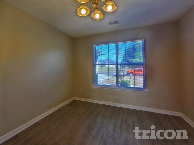 Foto del edificio - 3710 Michaels Creek Way