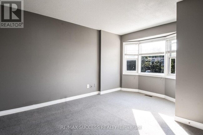 Building Photo - 26 Tomahawk Dr