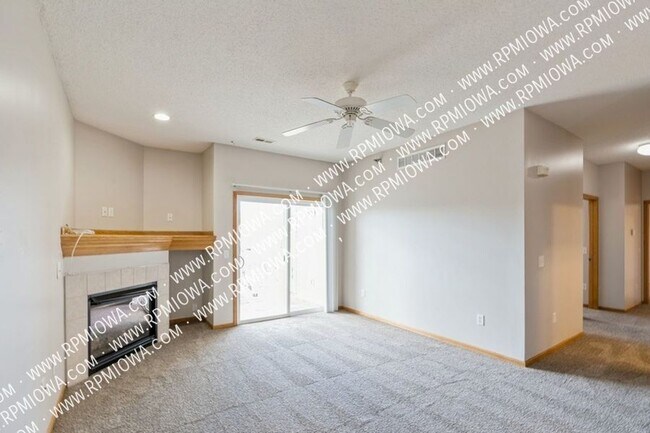 Foto del edificio - 2323 E Porter Ave