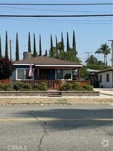 Building Photo - 903 W Olive Ave