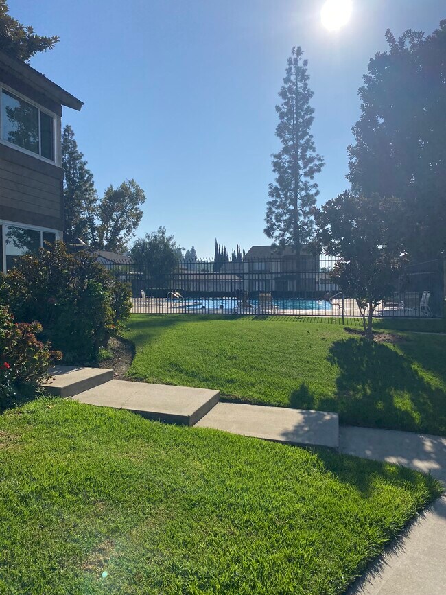 Foto del edificio - 851 Hartford Ln