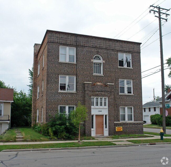 Building Photo - 1045 Grand Ave