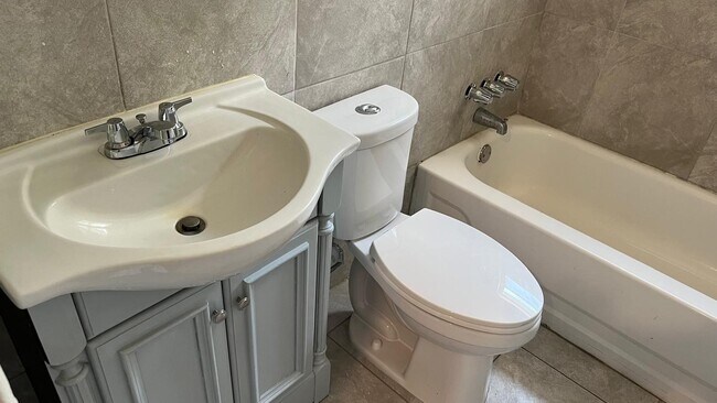 Foto del edificio - 6514 Teluco St