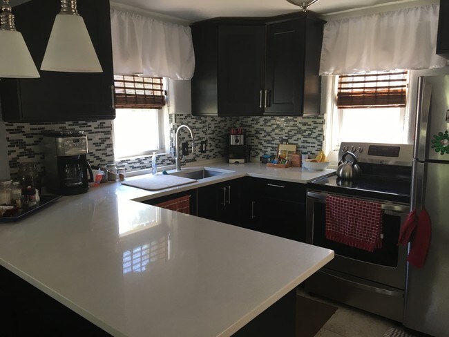 Building Photo - 3285 S Ogden St