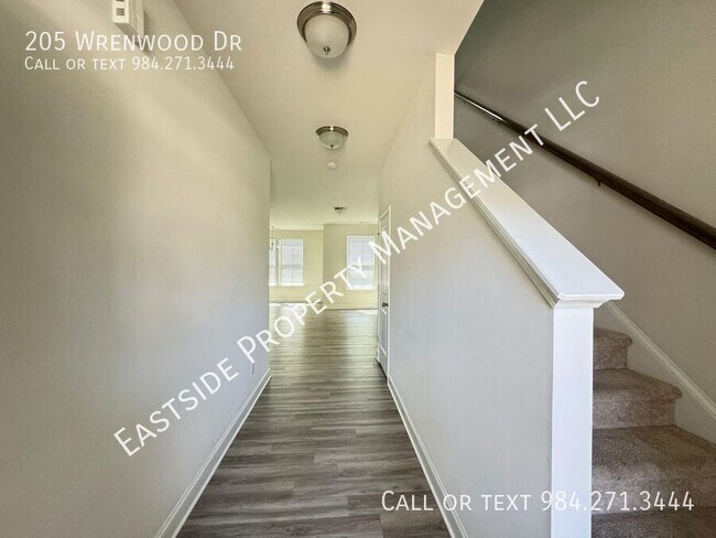 Building Photo - 205 Wrenwood Dr