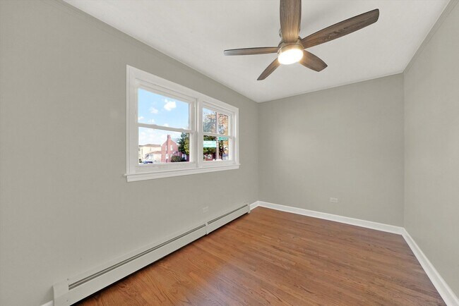 Foto del edificio - 5818 N Elston Ave