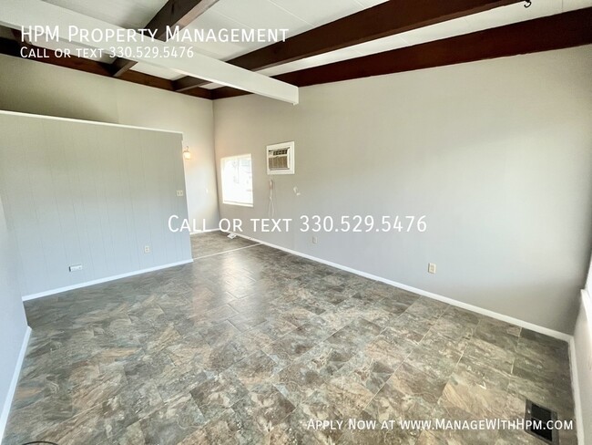 Building Photo - One Bedroom Apartment of Rent