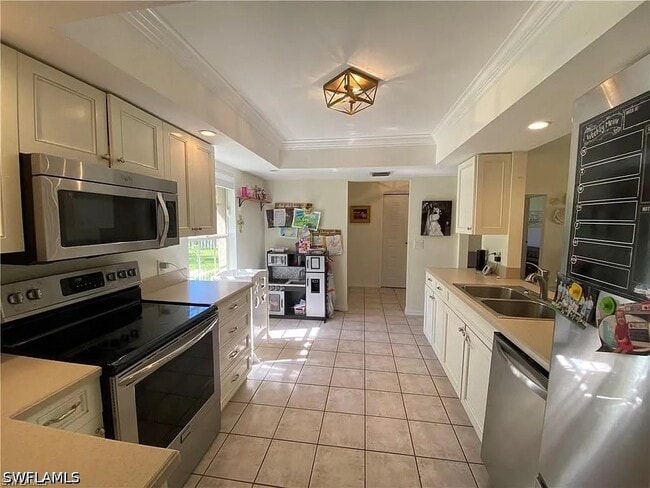 Foto del edificio - 5121 Teak Wood Dr