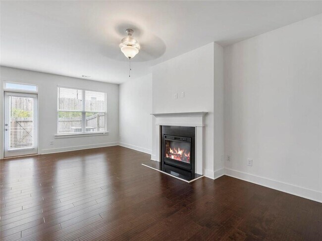 Building Photo - 200 N Auburn Landing Pl