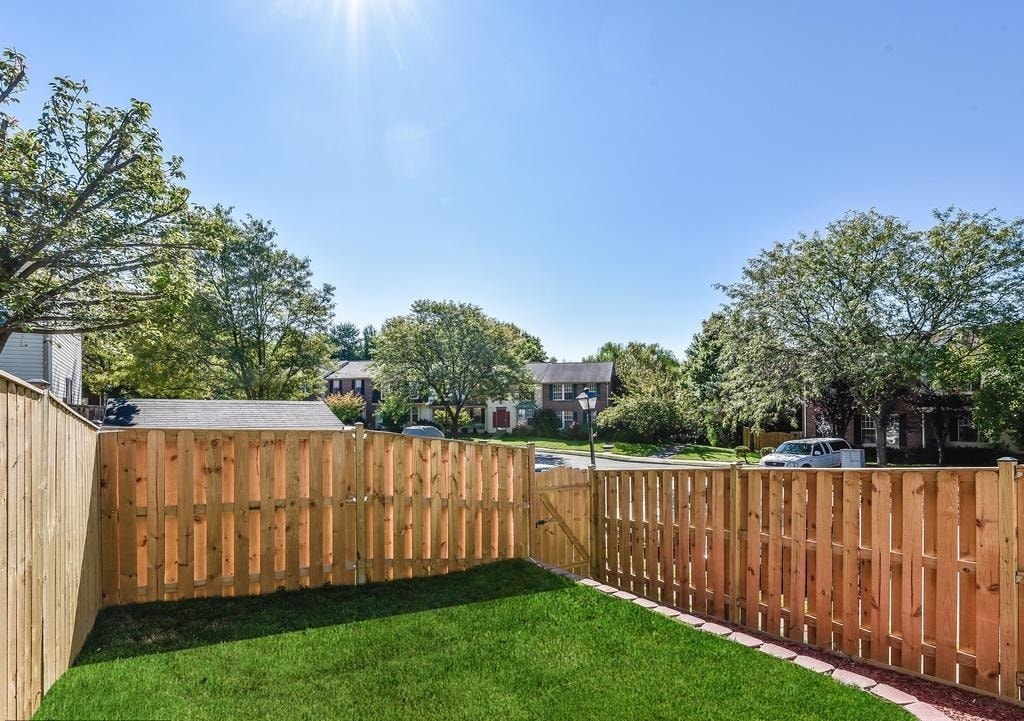 613 Lakeworth Dr, Gaithersburg, MD 20878 Townhouse for Rent in