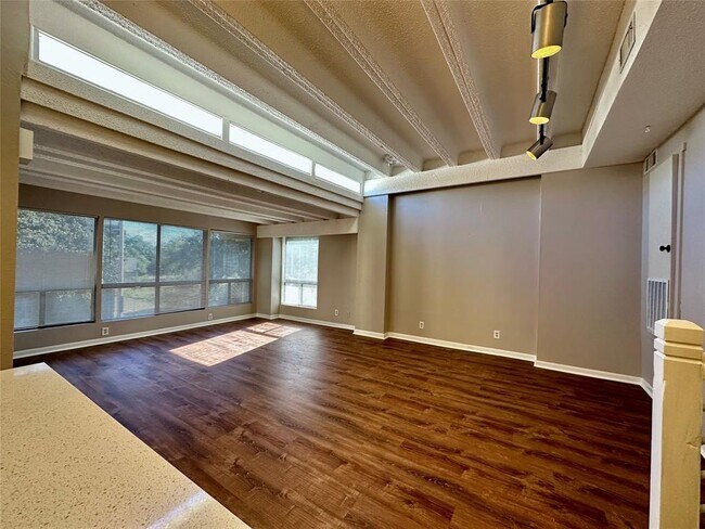 Foto del edificio - 5914 Lago Vista Way