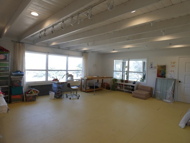 Foto del edificio - 303 E 34th St