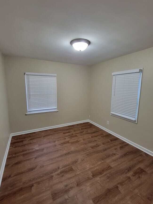 Foto del edificio - 4015 Valley View Dr