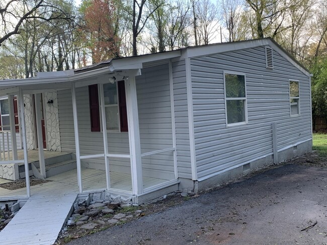 Building Photo - 70 Little John Trail