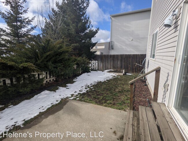Building Photo - 3 br, 2.5 bath House - 259 NW Clay Court