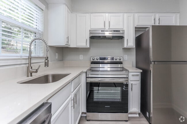 Interior Photo - Crystal at Harwell, LLC