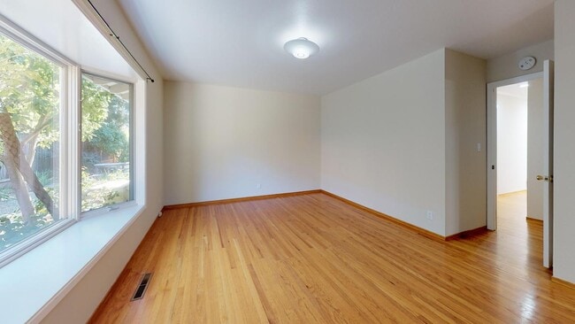 Foto del edificio - 663 Newell Rd