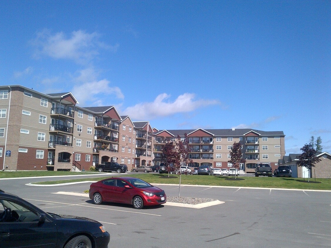 Building Photo - 45 Valcour Dr