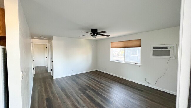 Living Room - 445 Plum St
