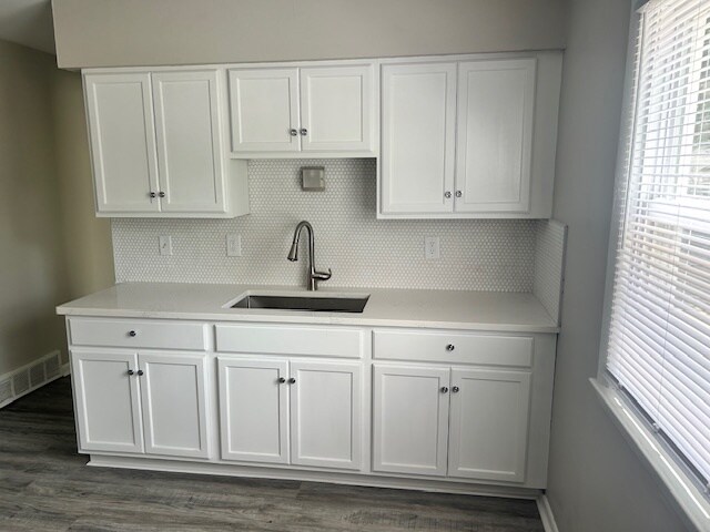 Foto del edificio - 5854 N 64th St