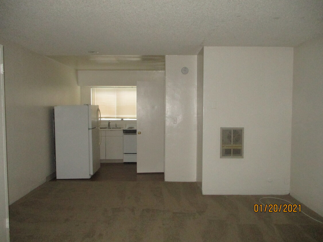 Primary Photo - 7441 La Jolla Blvd