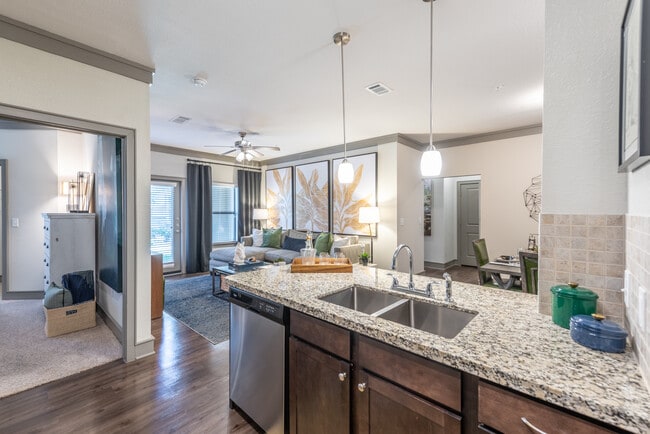Building Photo - Marquis Seven Lakes