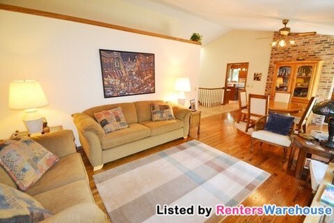 Building Photo - 206 Lindawood Ln