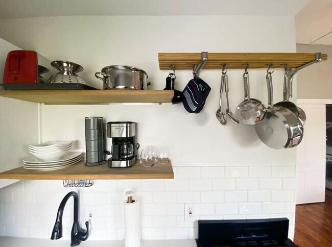 Foto del edificio - 1245 Martin Dr