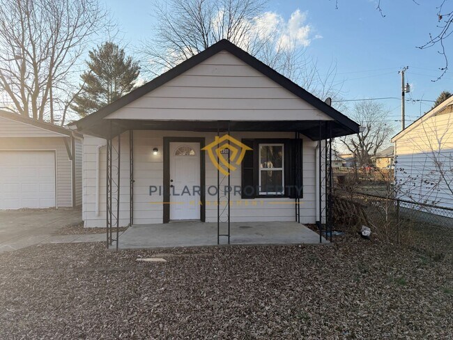 Building Photo - Freshly Renovated Home Minutes from the Airport Available NOW!