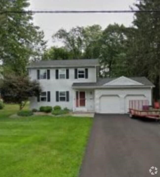 Building Photo - 105 Newport Dr