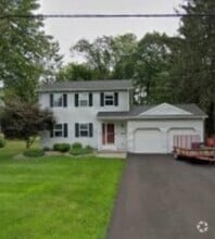 Building Photo - 105 Newport Dr