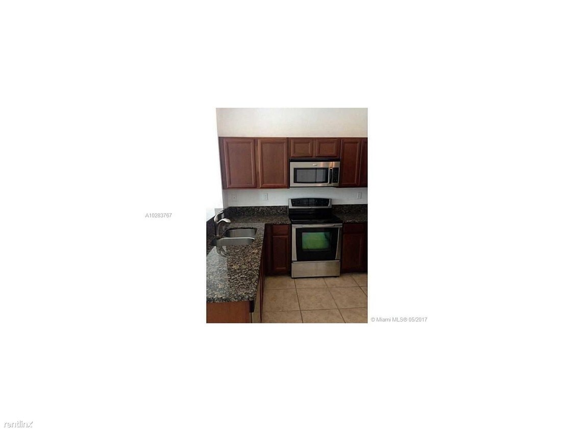 Primary Photo - 21201 NW 14th Pl