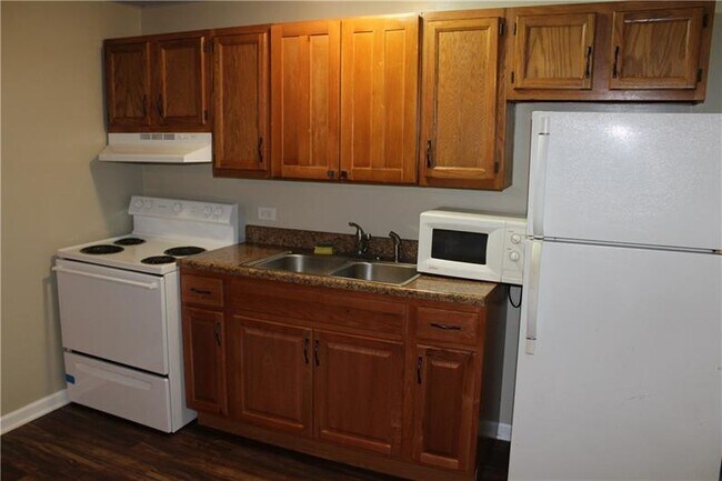 Building Photo - 145 Brighton Ave