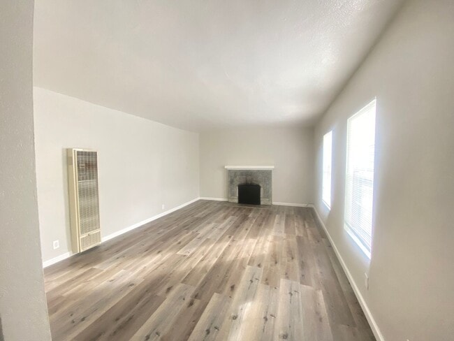 Foto del edificio - 3738-3742 Randolph Ave