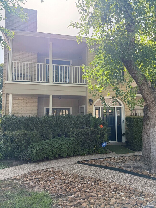 Building Photo - 2220 Bering Dr