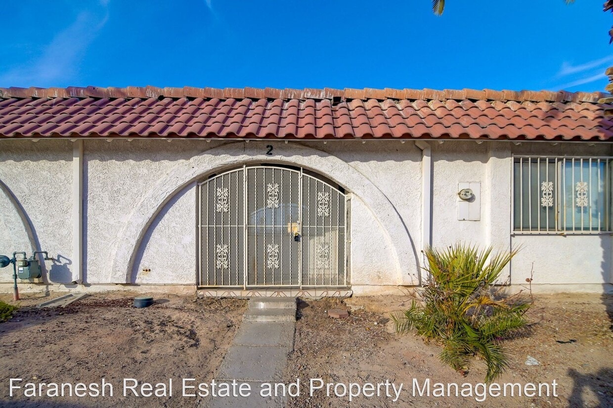 Primary Photo - 3 br, 2 bath House - 824 Hedge Way Unit 2