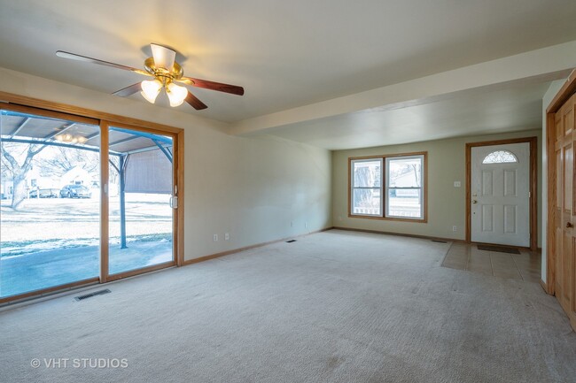 Building Photo - 3303 Eastway Dr