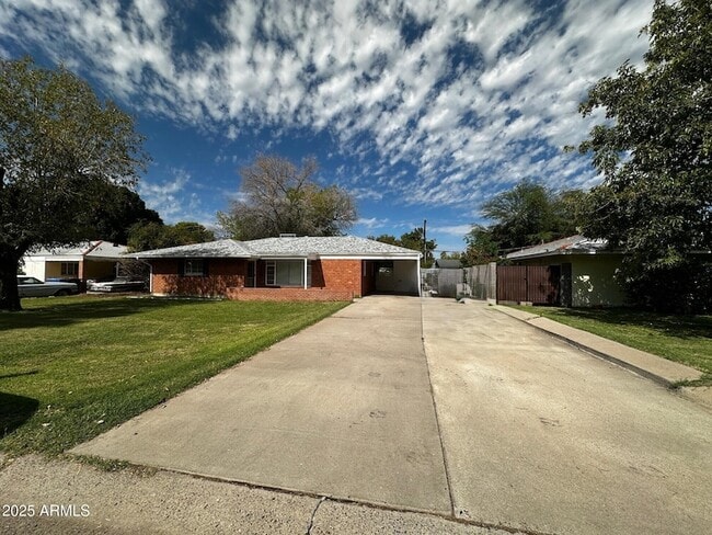 Photo - 4238 E Pinchot Ave House