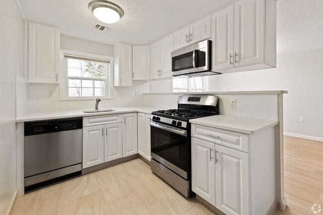 Building Photo - GlenBrook Estates