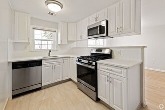 Building Photo - GlenBrook Estates