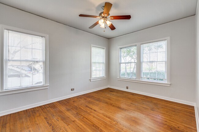 Building Photo - 4315 Gilbert Ave