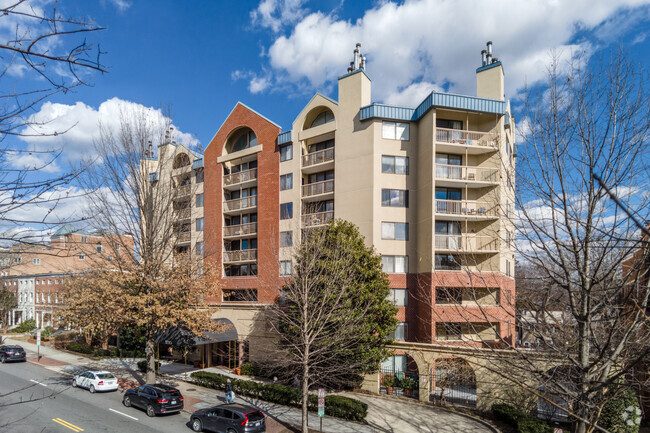 Building Photo - Woodley Plaza