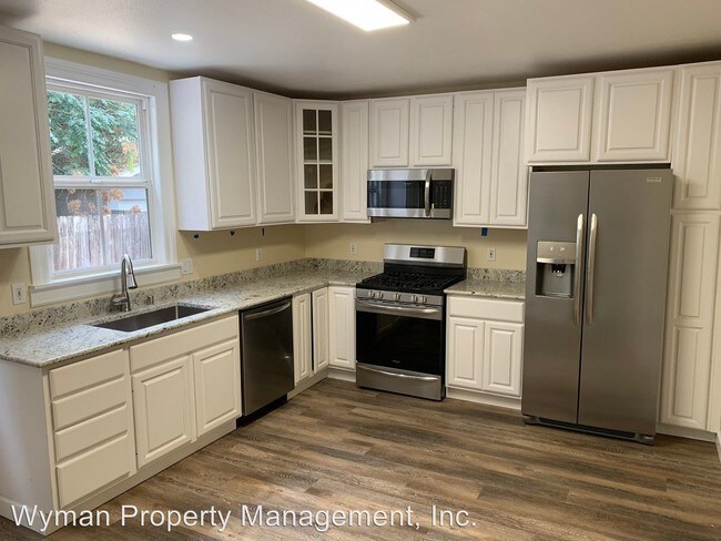 Building Photo - 3 br, 2 bath House - 541 Riverside Drive