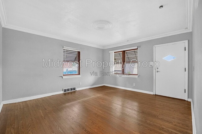 Building Photo - 8327 Sunbury Ave