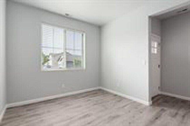 Building Photo - 16907 91st Dr NE