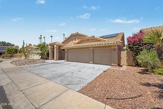 Building Photo - 3103 N Meadow Ln
