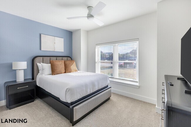 Foto del edificio - 20050 Oak Rd E