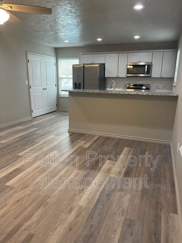 Foto del edificio - 510 Roosevelt Ave