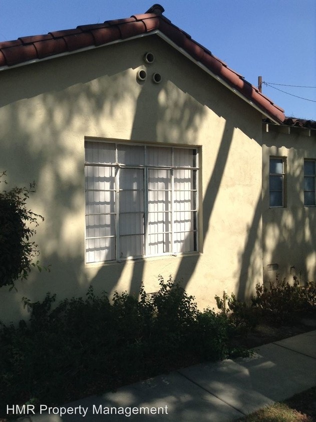 164 W Orange Grove Ave, Pomona, CA 91768 Condo for Rent in Pomona, CA
