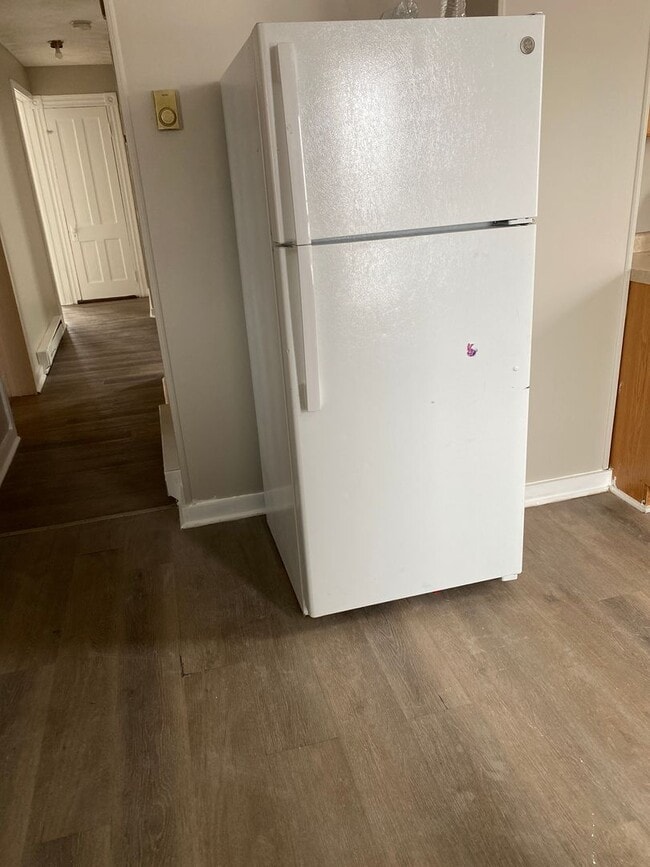 Building Photo - 712 S Irving Ave